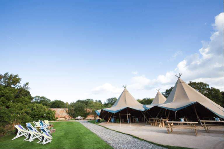 Planning-the-Perfect-Summer-Event-6